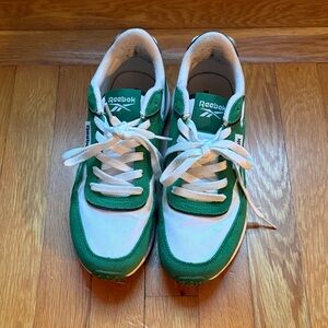 Reebok Sneakers in Green and White 8.5
